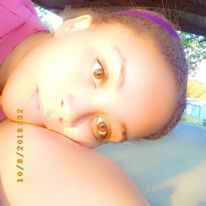 Meet your Posher, Shania